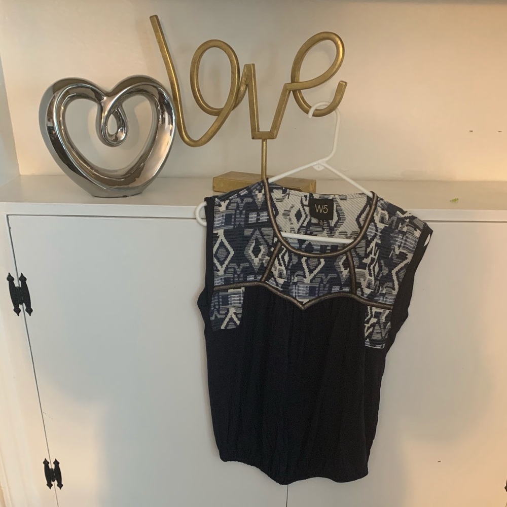 Short sleeve top